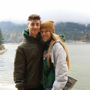 Meet your Posher, Joshua-stone